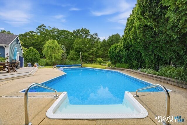 Welcome to Nursery Acres, one of the shoreline's most desirable - photo 18