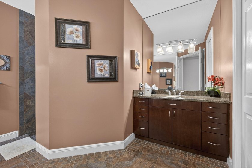 Great home, built in 2006, located in the most sought-after - photo 27