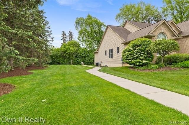 ***Open House Saturday June 13 from 1pm to 3pm*** Rare - photo 30