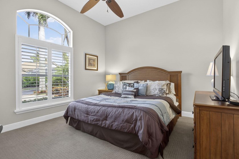 Great home, built in 2006, located in the most sought-after - photo 30