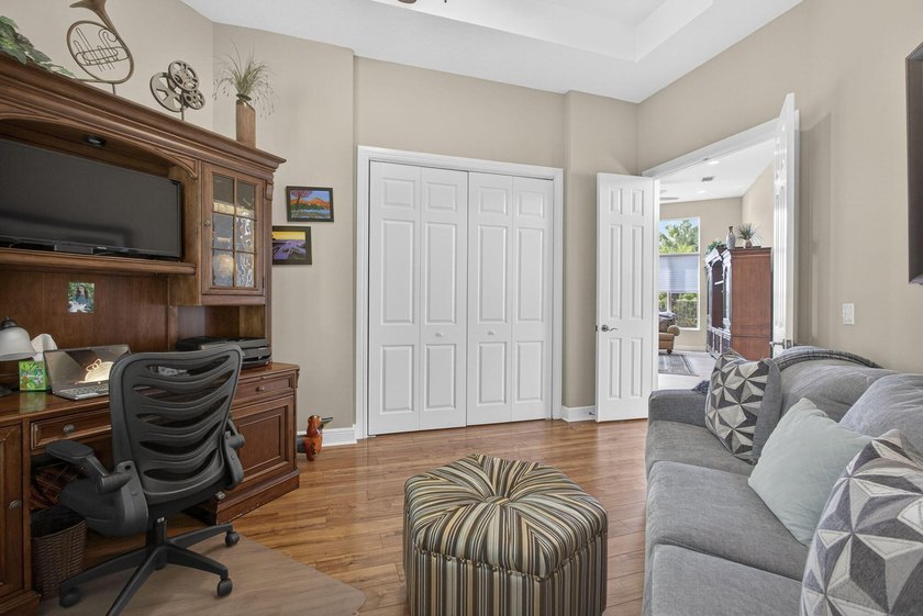 Great home, built in 2006, located in the most sought-after - photo 38