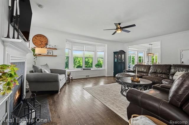 Welcome home to this pristine 3680 SQ. FT. 4-bedroom, 3.1-bath - photo 11