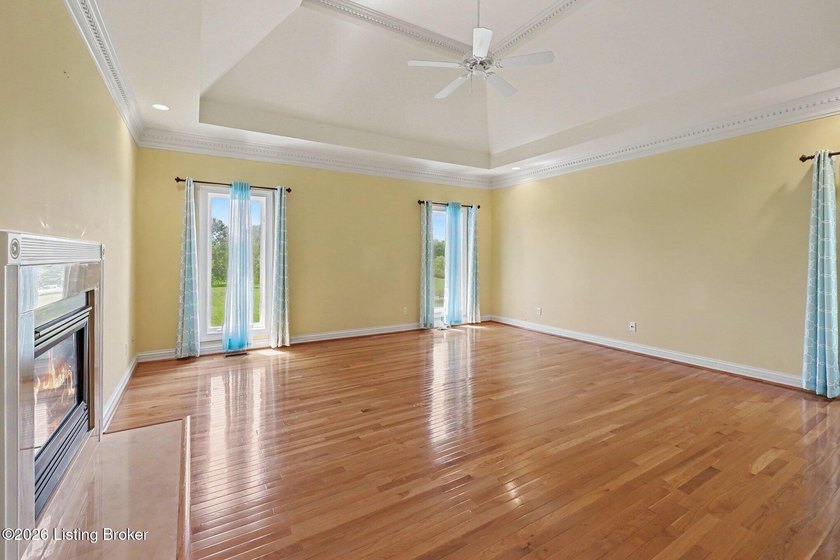 Over 5300 Sq. Ft Deville Custom 2 Story Home*One Owner*5 - photo 15