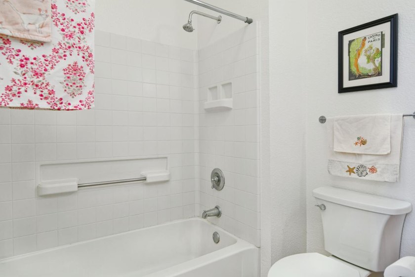 Move-In Ready! Immaculate &amp; Inviting. Don't miss one-of-the-best - photo 16