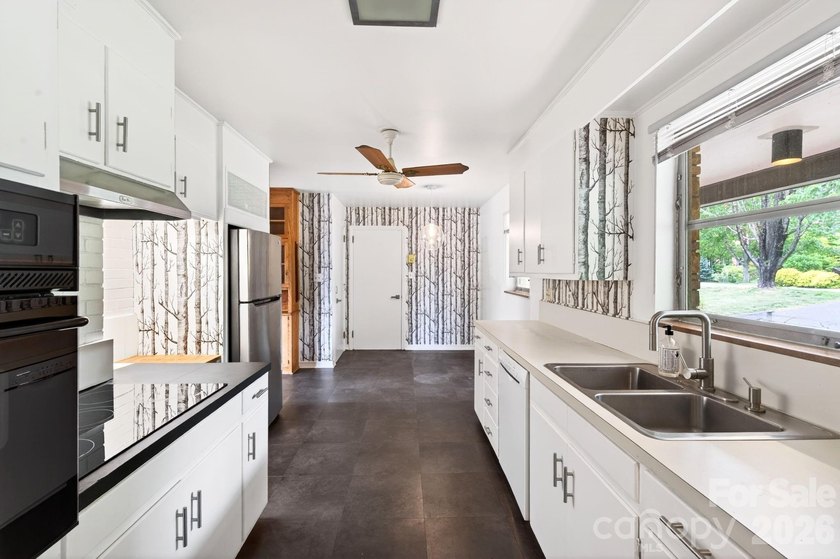 Mid-Century Modern enthusiasts, here is your chance to own an - photo 18