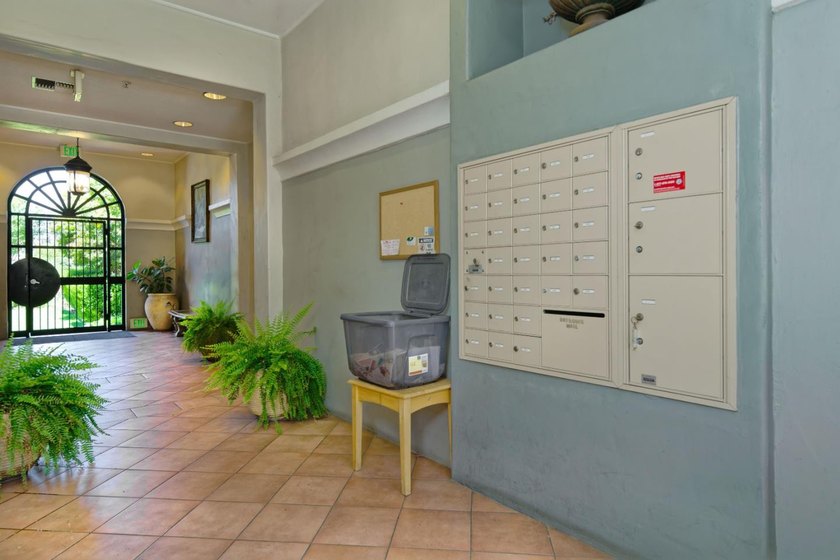 Move-In Ready! Immaculate &amp; Inviting. Don't miss one-of-the-best - photo 19