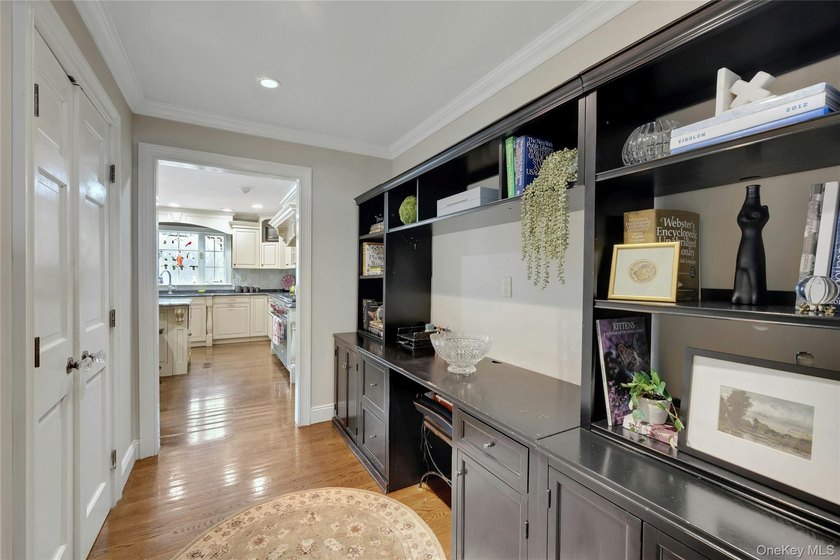 Welcome to this breathtaking and masterfully renovated home - photo 20