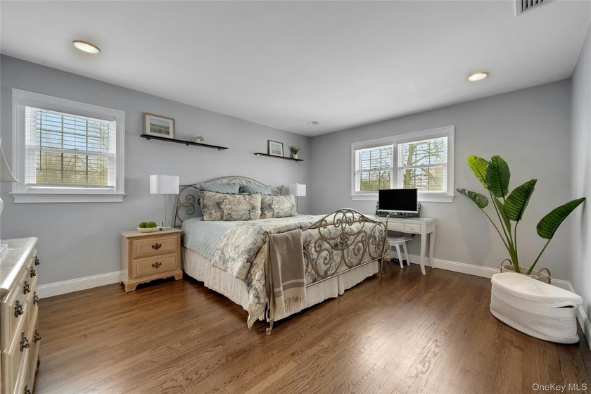 Welcome to this breathtaking and masterfully renovated home - photo 21