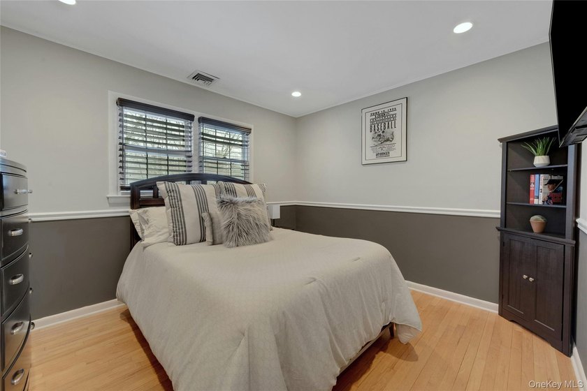 Welcome to this breathtaking and masterfully renovated home - photo 25