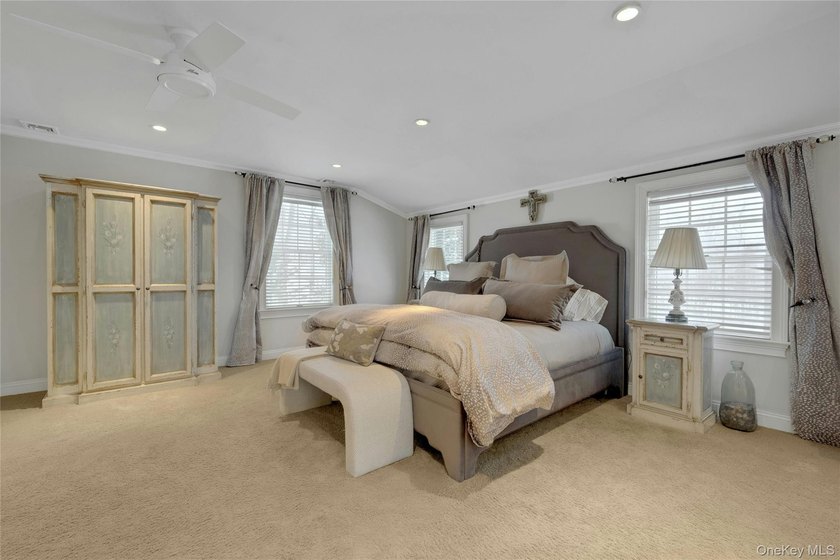 Welcome to this breathtaking and masterfully renovated home - photo 27