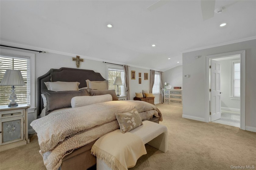 Welcome to this breathtaking and masterfully renovated home - photo 28