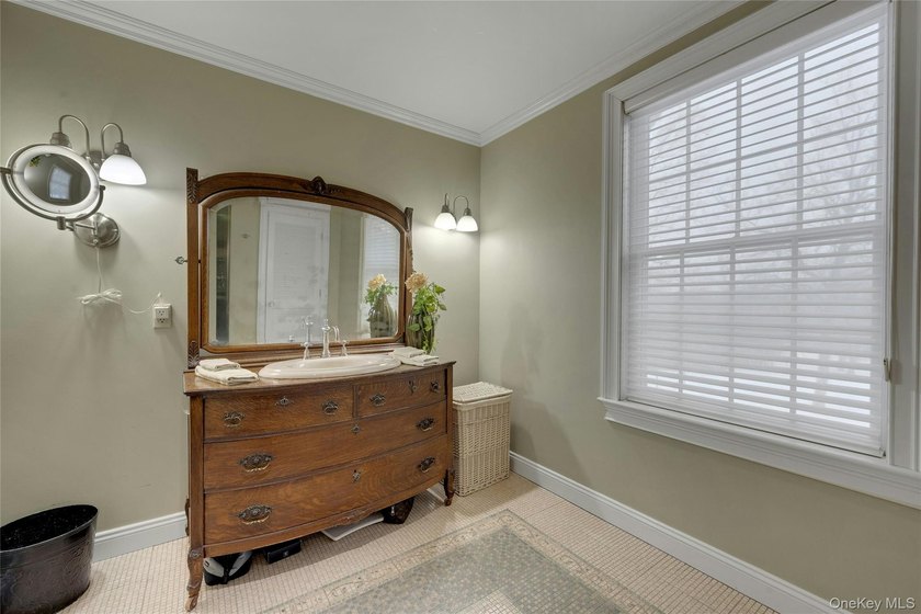 Welcome to this breathtaking and masterfully renovated home - photo 31