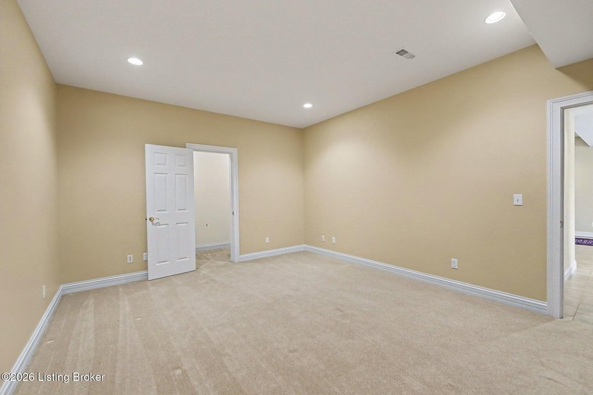 Over 5300 Sq. Ft Deville Custom 2 Story Home*One Owner*5 - photo 33