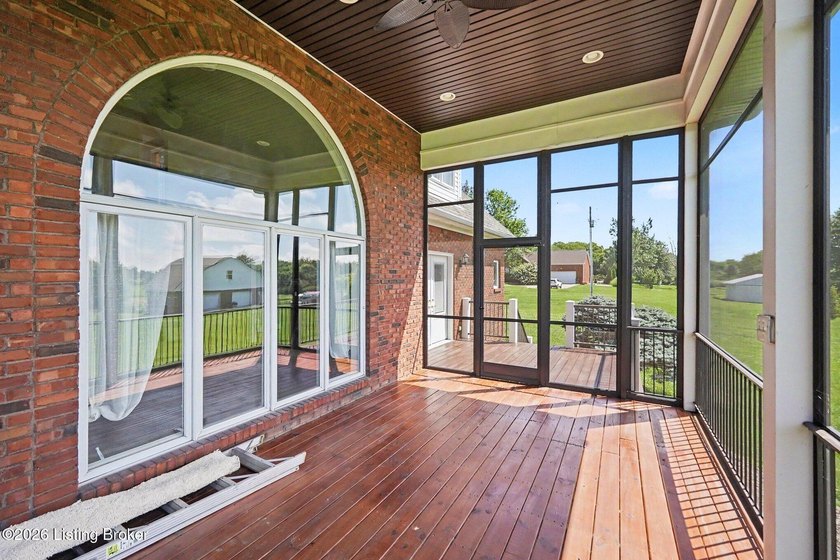 Over 5300 Sq. Ft Deville Custom 2 Story Home*One Owner*5 - photo 36