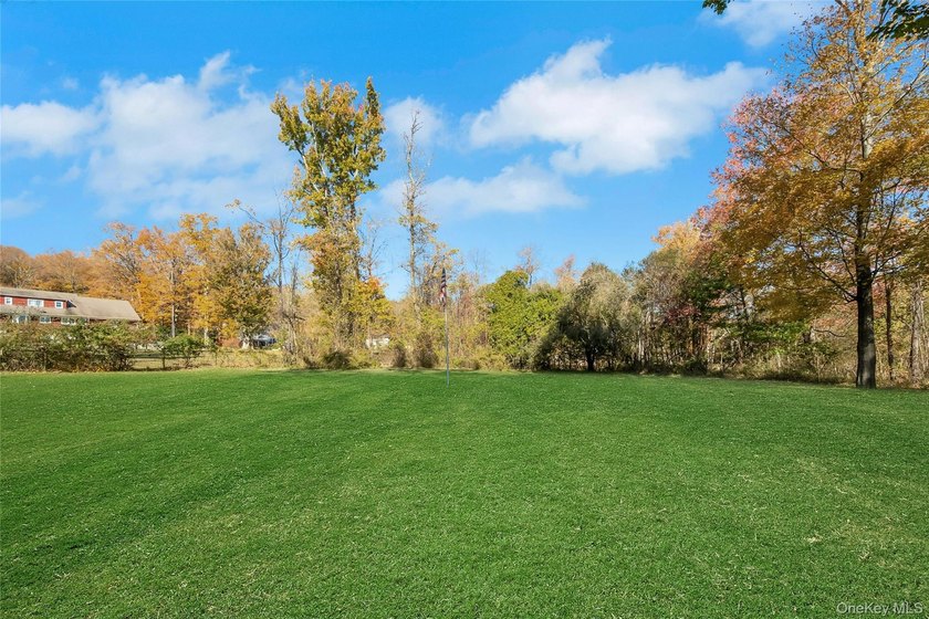 Welcome to this breathtaking and masterfully renovated home - photo 46