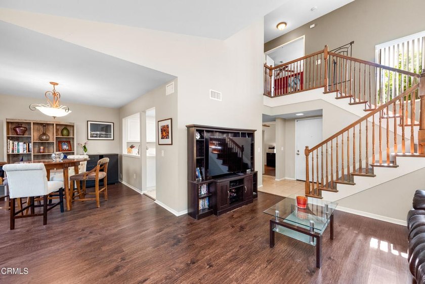 Charming La Ventana Townhome! Beautifully Maintained 3 Bedroom - photo 5