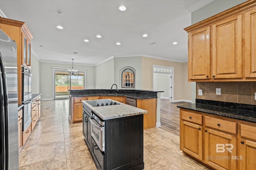 SELLERS ARE OFFERING $10,000 TOWARD BUYER CLOSING COSTS - photo 12