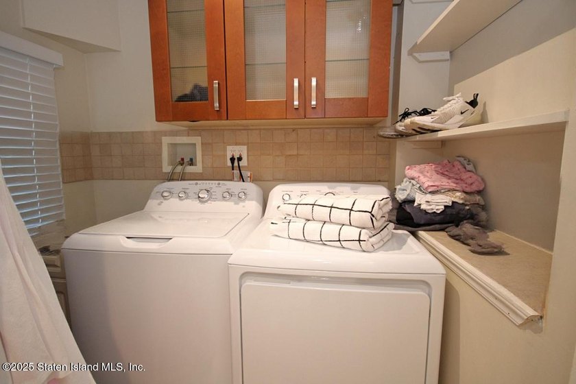 This is the one! 3 units located on 1 tax lot. 219 fisher is - photo 22