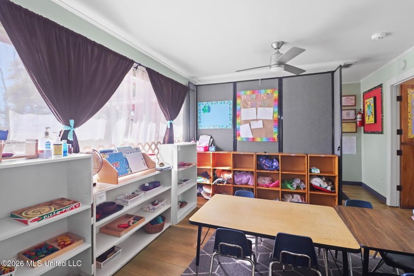 Welcome to this well-maintained approximately 3,000 square foot - photo 24