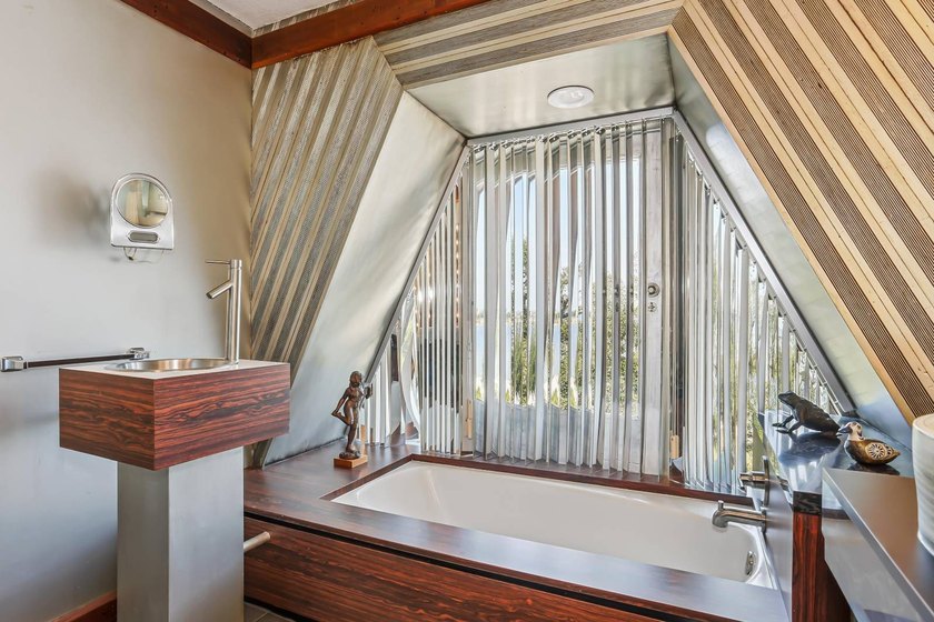 LUXURY PROPERTY AUCTION: 14-28 July. Accepting starting bids - photo 28