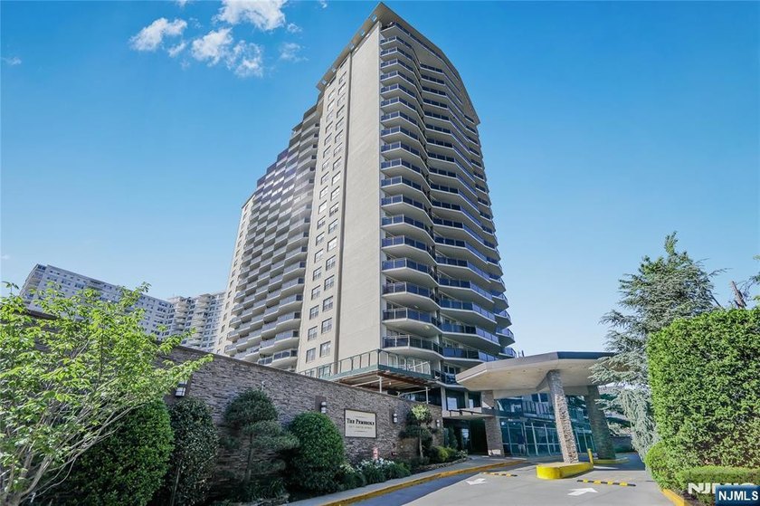 Welcome to The Pembroke, a luxury full-service building just - photo 30