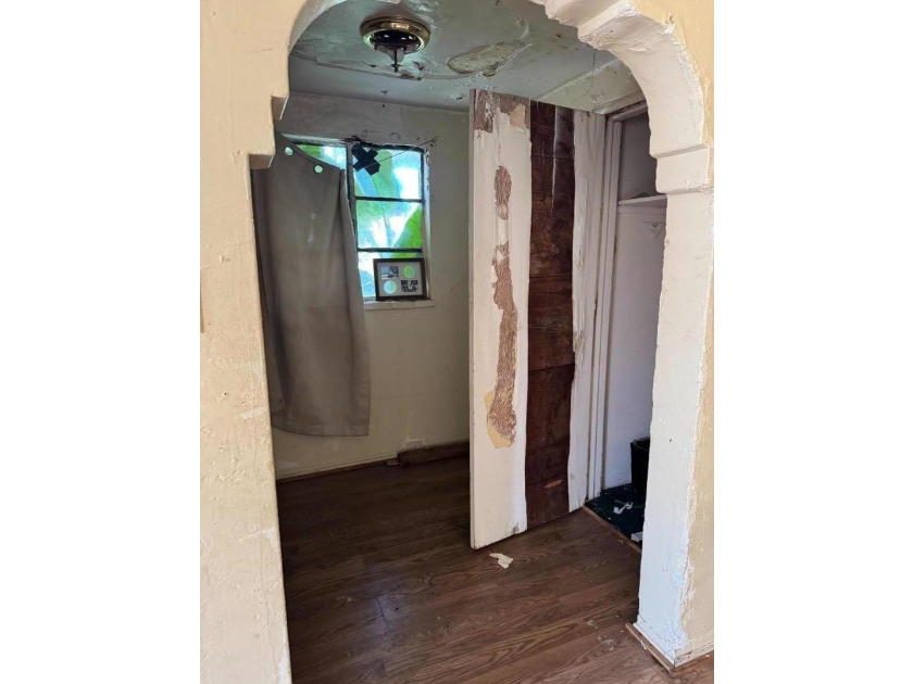 Opportunity Property .. Located at 2138 Dumbarton, East Palo - photo 2