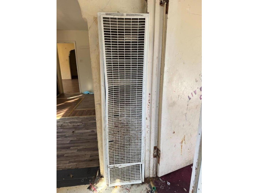 Opportunity Property .. Located at 2138 Dumbarton, East Palo - photo 6