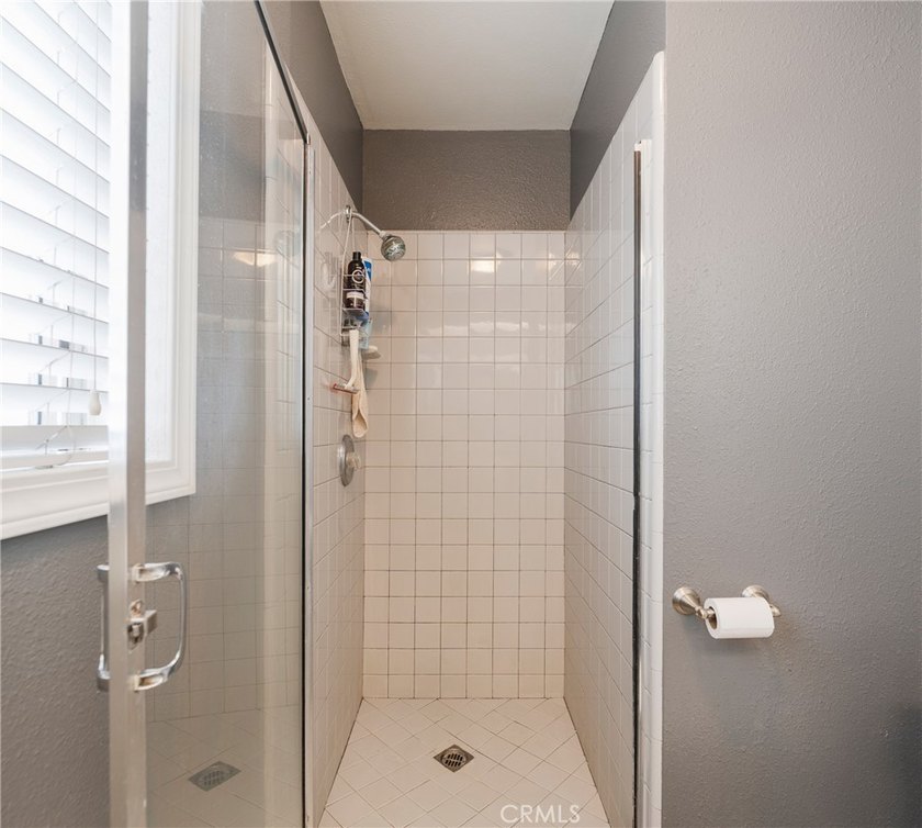 Welcome to this beautifully maintained, turnkey residence in - photo 20