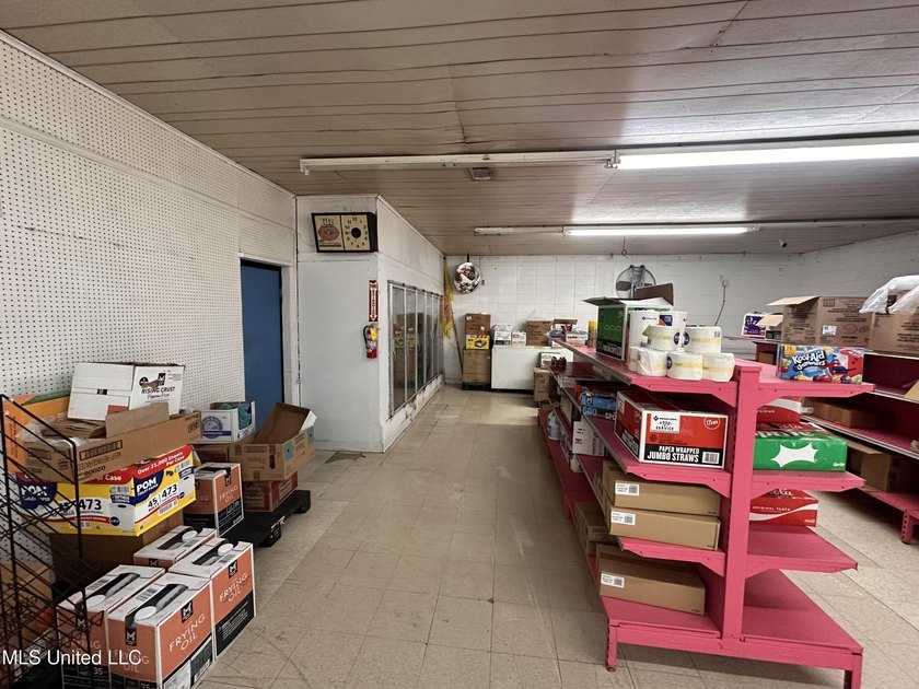 Outstanding opportunity to own a 3,362 SqFt restaurant/ - photo 20