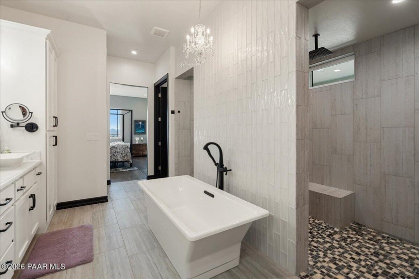 Welcome home to a place where luxury meets country. From morning - photo 20