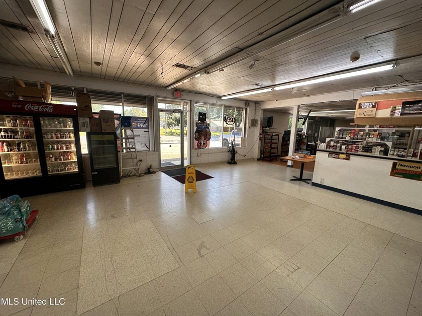 Outstanding opportunity to own a 3,362 SqFt restaurant/ - photo 21