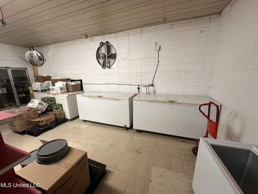 Outstanding opportunity to own a 3,362 SqFt restaurant/ - photo 29