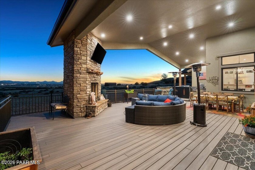 Welcome home to a place where luxury meets country. From morning - photo 40