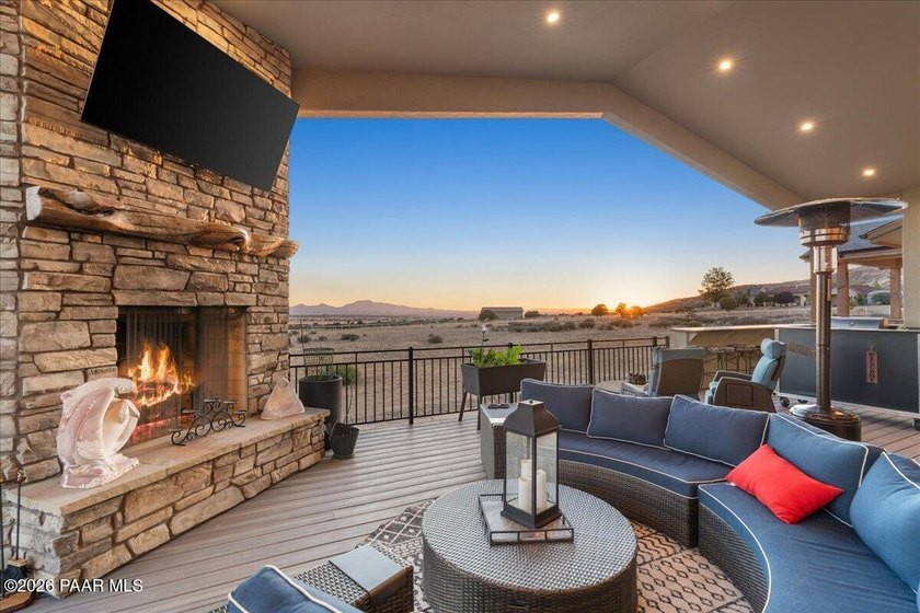 Welcome home to a place where luxury meets country. From morning - photo 42