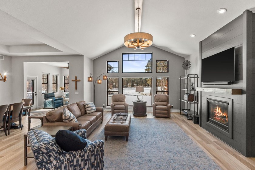 Nearly New Lake Arrowhead Lakes Course Home! Spectacular - photo 13