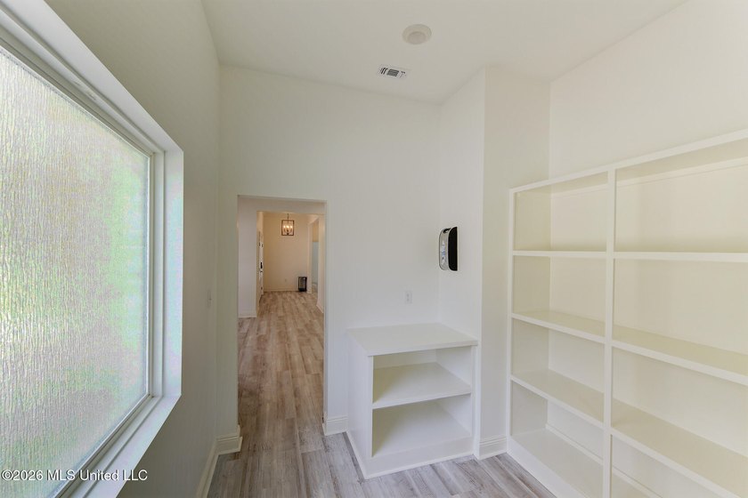 Exceptional newer construction in beautiful Glen Eagle offering - photo 17
