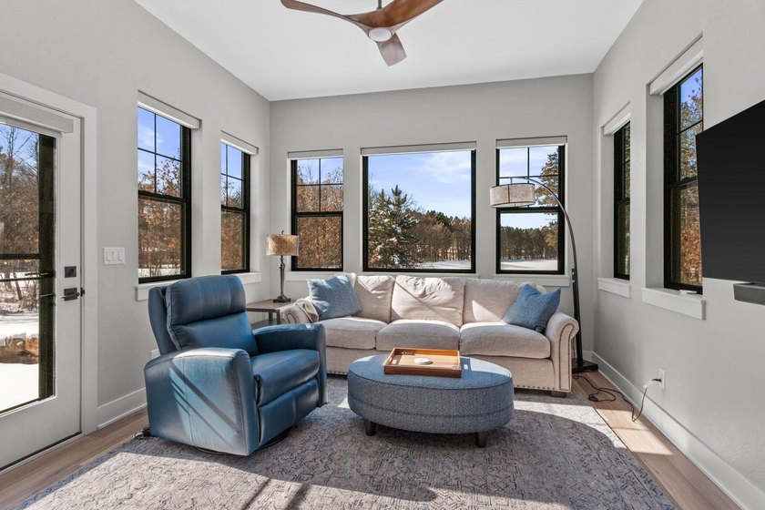Nearly New Lake Arrowhead Lakes Course Home! Spectacular - photo 17