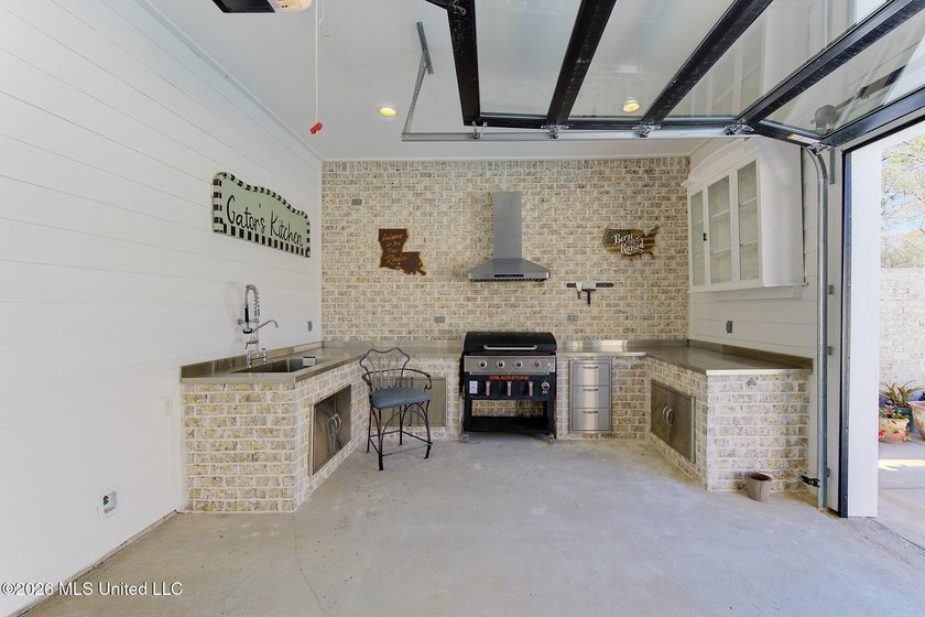 Exceptional newer construction in beautiful Glen Eagle offering - photo 31