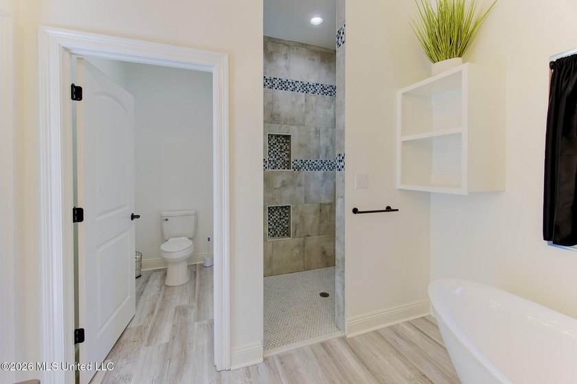 Exceptional newer construction in beautiful Glen Eagle offering - photo 41