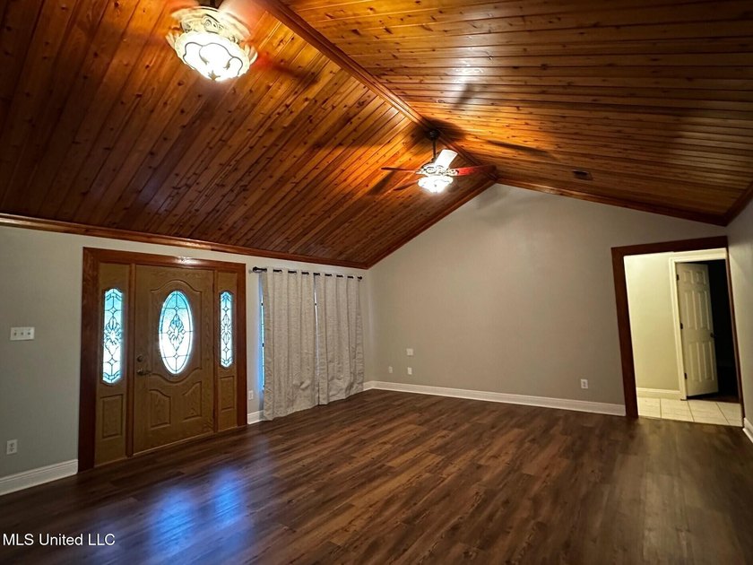 Nice one story home located on a cul de sac in a quiet area - photo 3