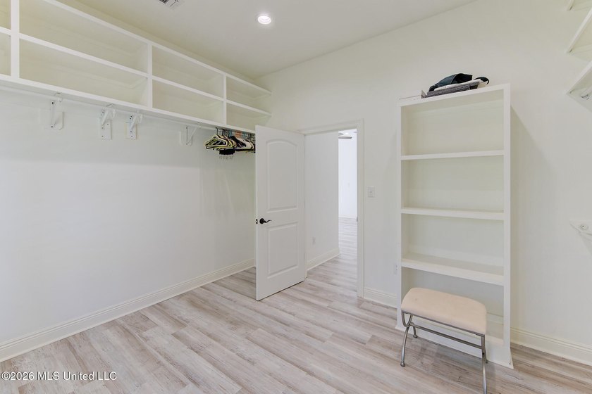 Exceptional newer construction in beautiful Glen Eagle offering - photo 43