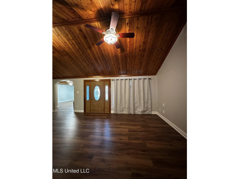 Nice one story home located on a cul de sac in a quiet area - photo 5