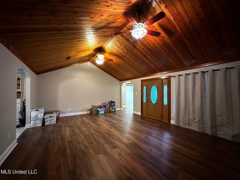 Nice one story home located on a cul de sac in a quiet area - photo 6