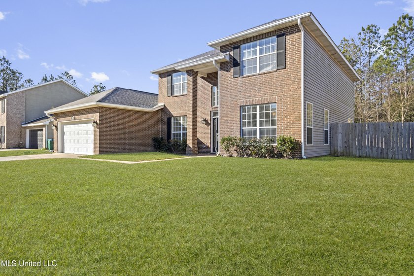 This spacious five-bedroom, three-and-a-half-bath - photo 5
