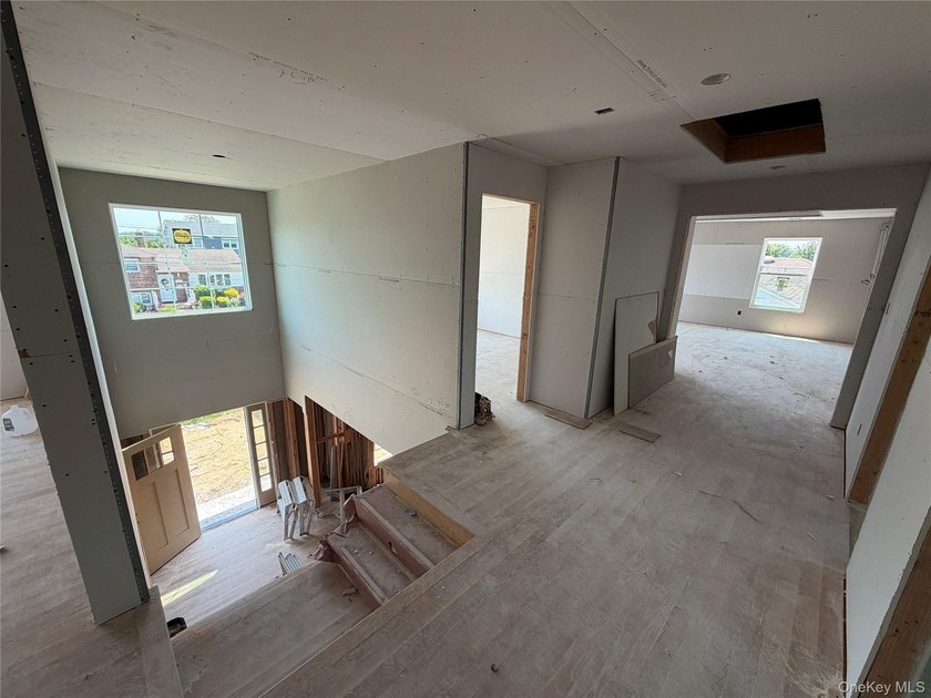 New Construction! Center Hall Colonial featuring: 5 Bedrooms, 2 - photo 7