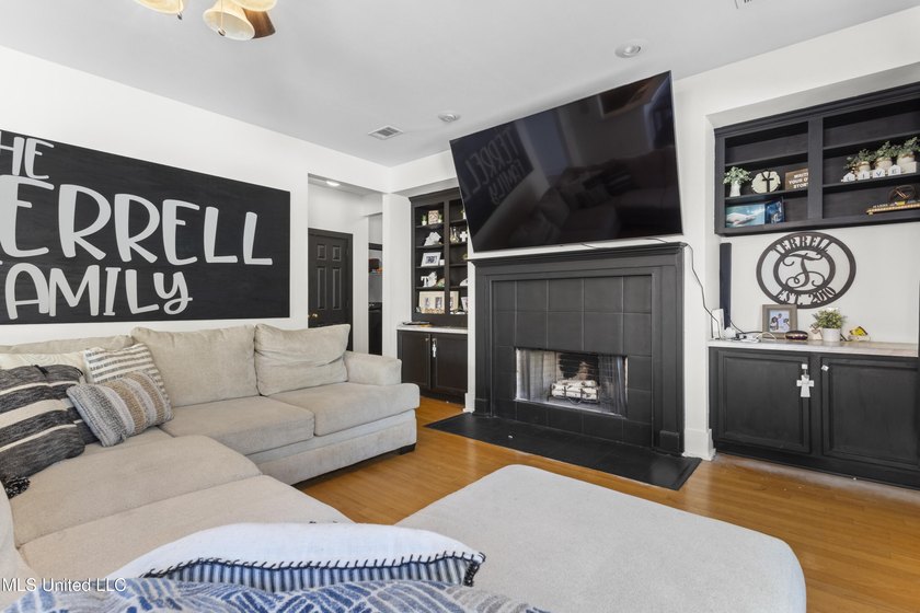 This spacious five-bedroom, three-and-a-half-bath - photo 8