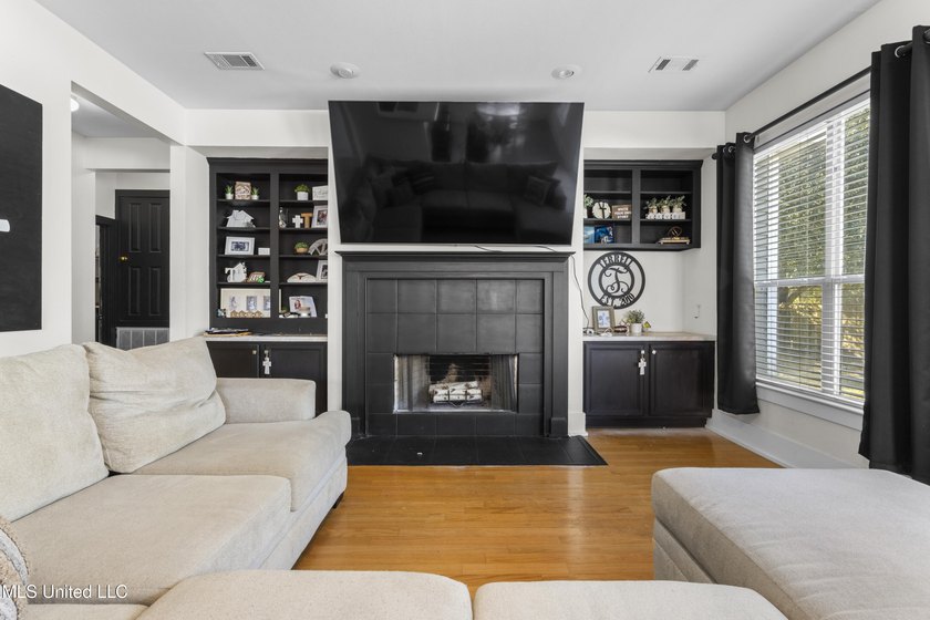 This spacious five-bedroom, three-and-a-half-bath - photo 10