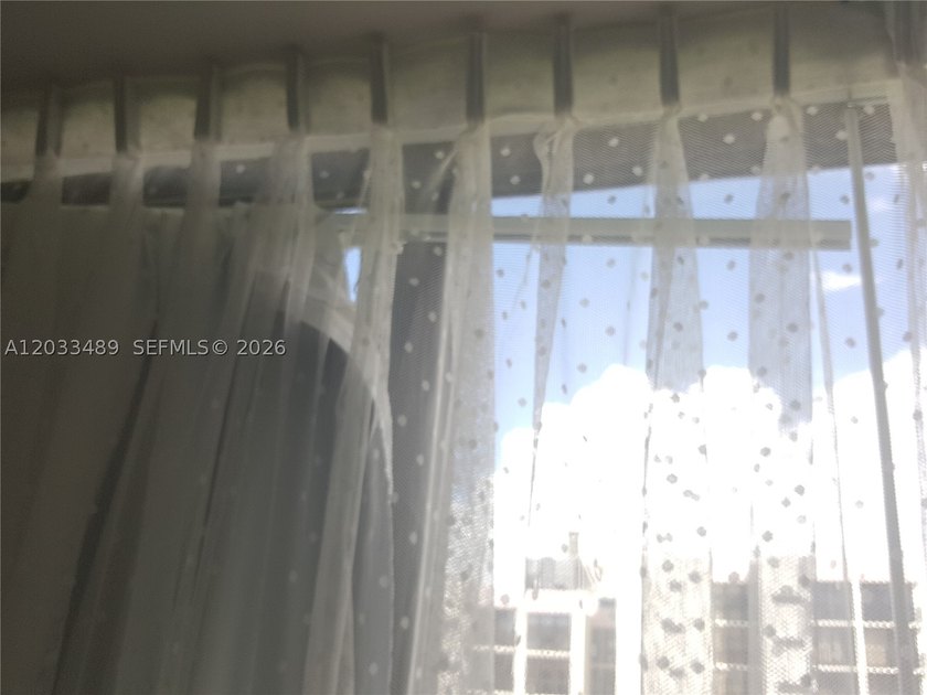 Nice, completely remodeled unit, completely furnished, units are - photo 3