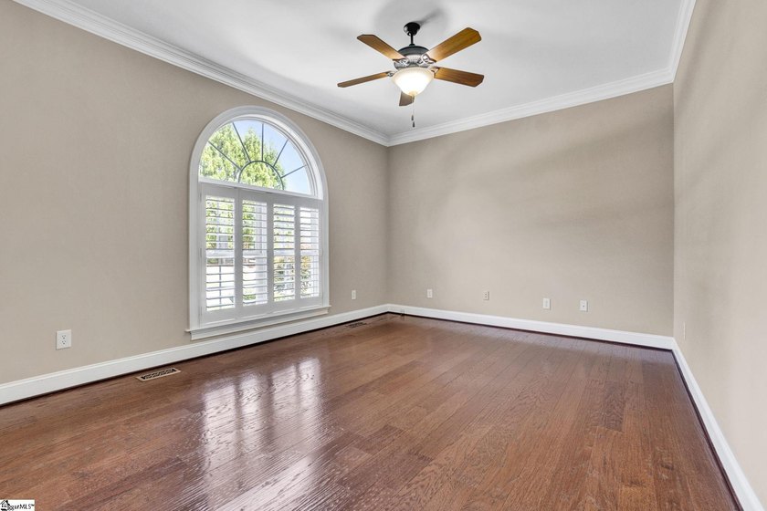 Welcome to 217 Saint Andrews Blvd, a stunning custom home - photo 17