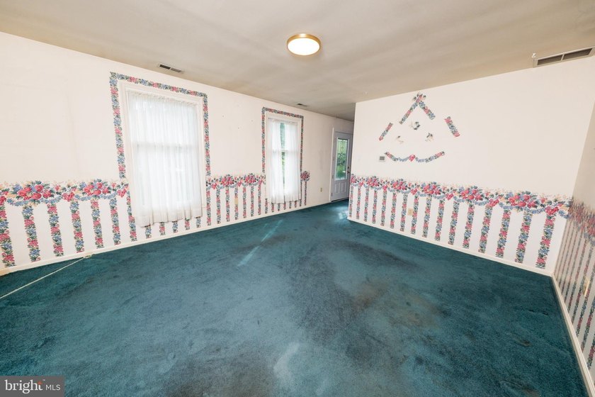 Spacious and inviting, this oversized Cape Cod offers 1900 - photo 11